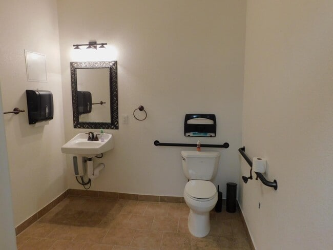 Building Photo - 101 H. St - 2