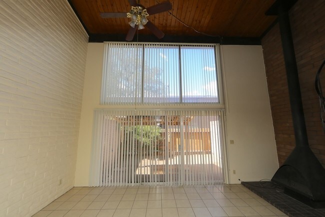 Primary Photo - Sunrise Villa Apartments