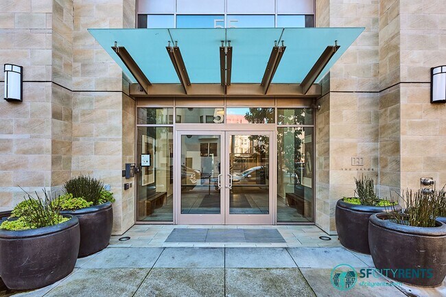 Building Photo - Hayes Valley: 1 Bed + Den @ The Hayes w/ Parking Included, Gym & Shared Roof Deck