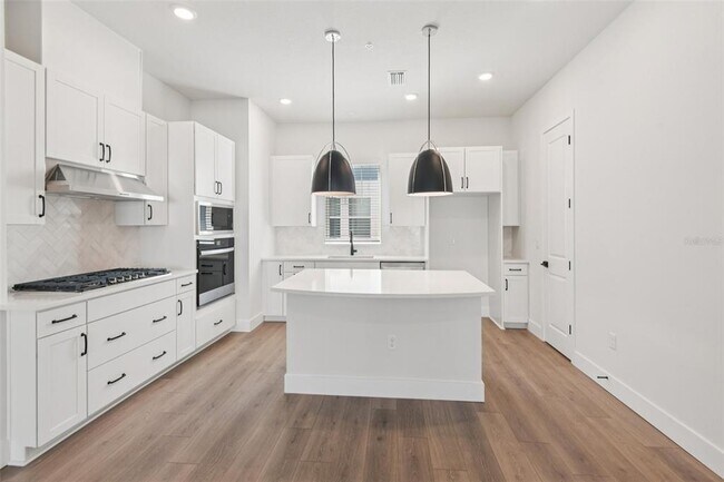 Building Photo - 3133 4th Ter N