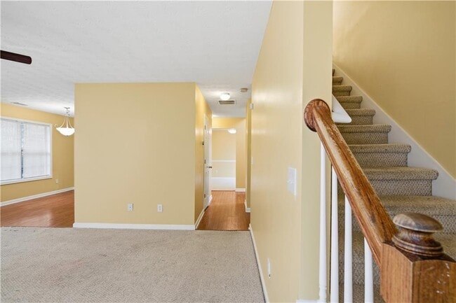 Building Photo - 796 Rock Ln