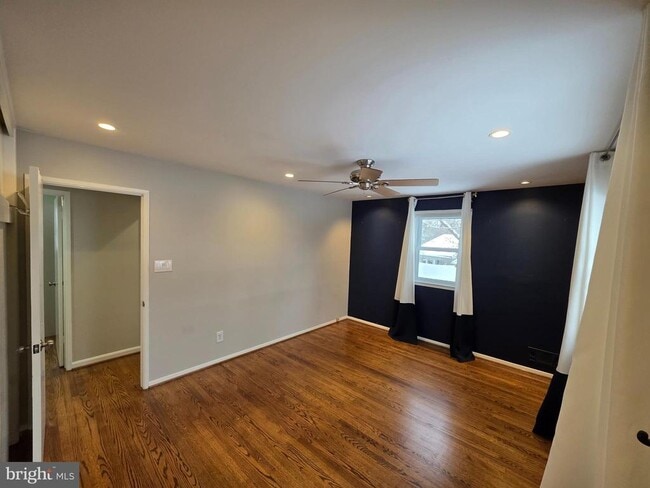 Building Photo - 8140 Drayton Ln