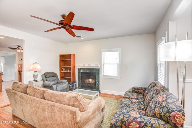 Building Photo - 47 Valentine St