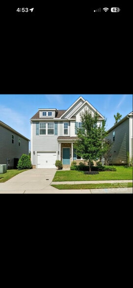 Building Photo - 940 Von Buren Blvd