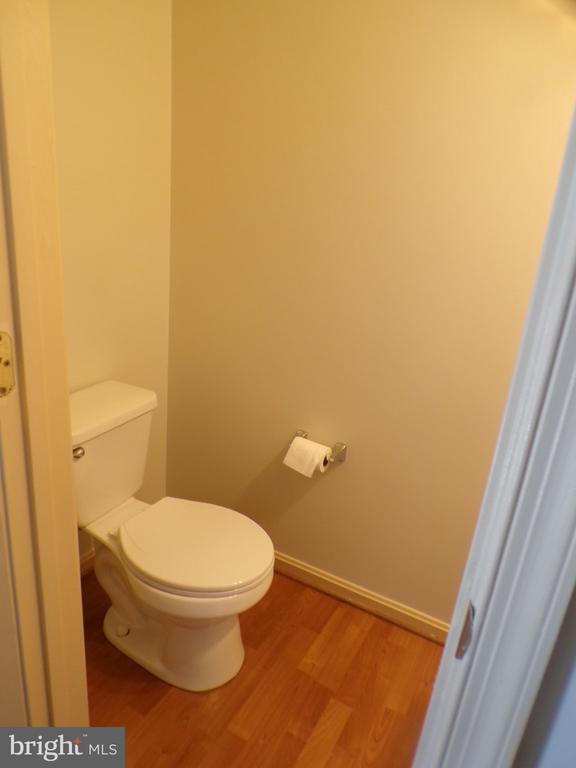 Building Photo - 114 Park Cove Dr