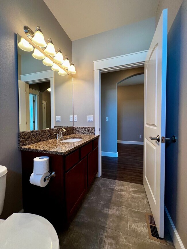 Building Photo - 8819 Kail Dr