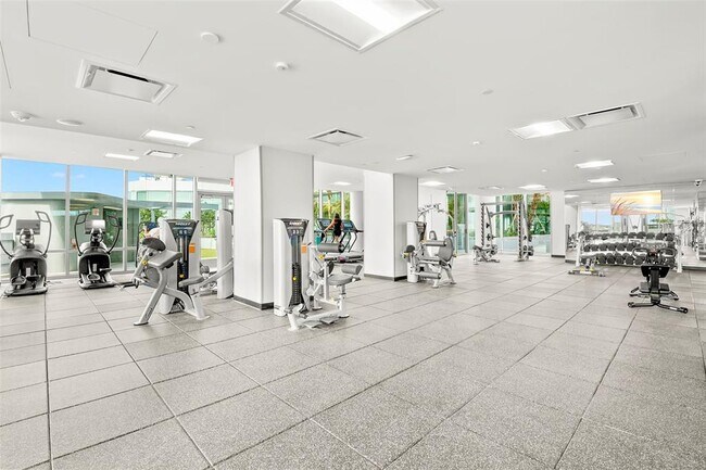 Building Photo - 400 Central Ave