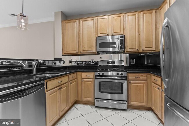 Building Photo - 12000 Market St