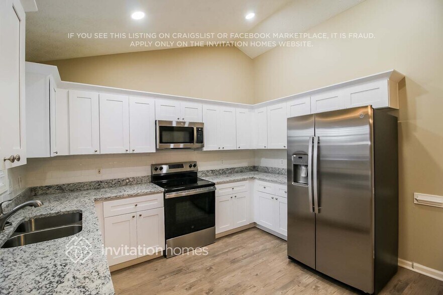 Building Photo - 300 Fieldstone Ln