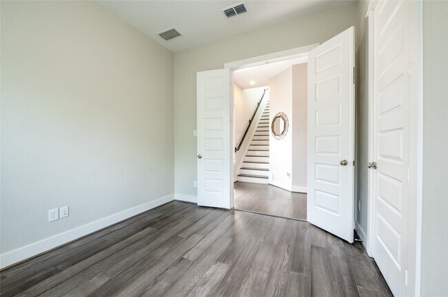 Building Photo - 963 Lilly Flower Ln