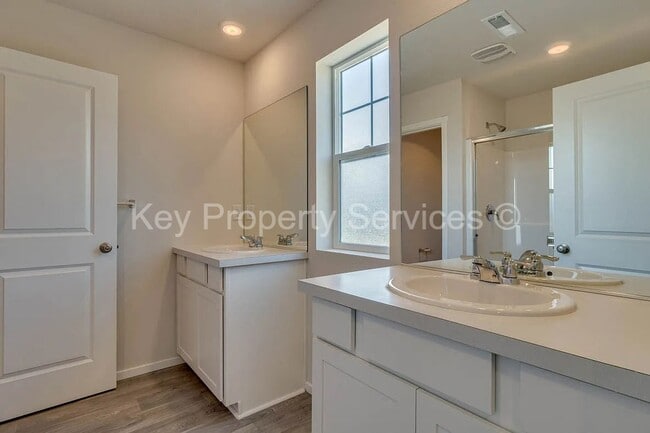 Building Photo - Brush Prairie Area Townhome