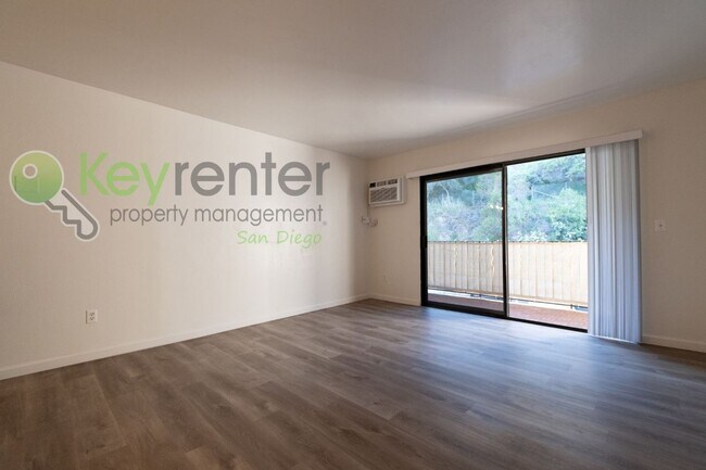 Building Photo - Walking distance to Fashion Vally Mall |2 minute drive to both North and South 163, as well as I-8