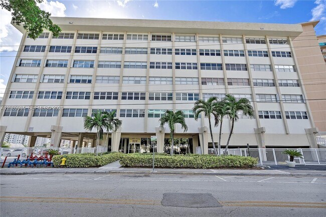 Building Photo - 111 Golden Isles Dr
