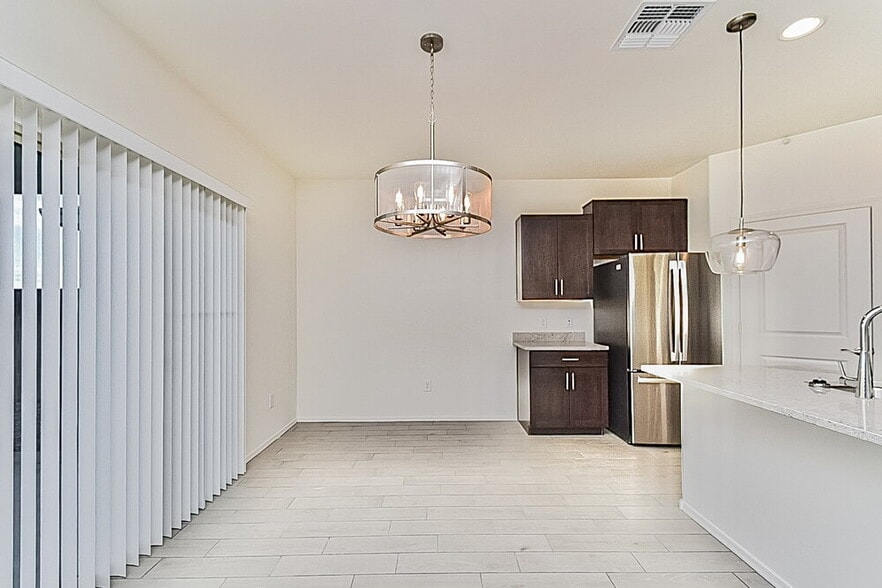 Building Photo - 7751 S Candlepine Dr