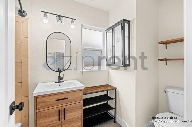 Building Photo - 121 S 37th St