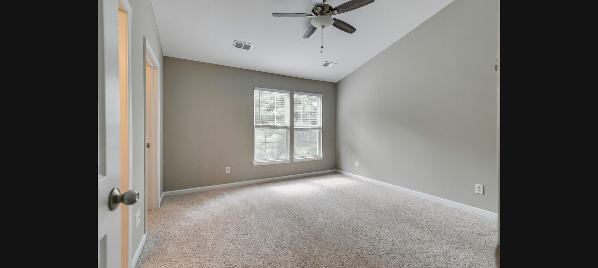 Building Photo - 618 Huffine Manor Cir