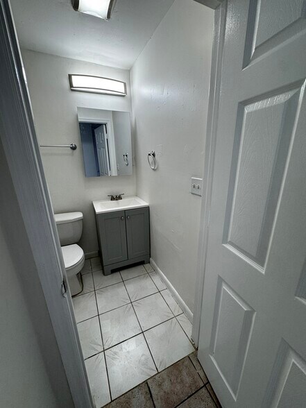 Building Photo - 3403 Rostan Ln