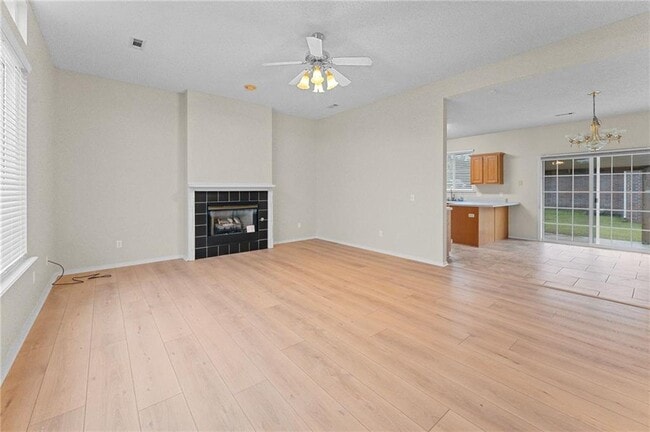 Building Photo - 1552 S Tally Ho Dr