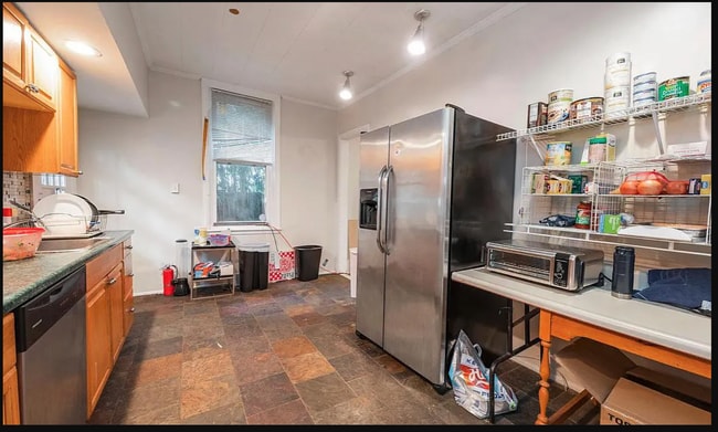 Building Photo - 413 N 33rd St