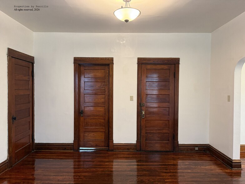 Dining Room Alternate Take: 2nd Fl. 1514 West Balmoral Ave. - 1514 W Balmoral Ave