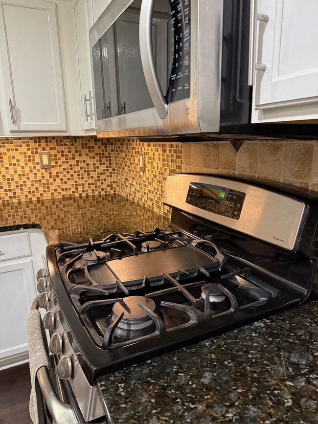 Building Photo - 481 Stoneglen St