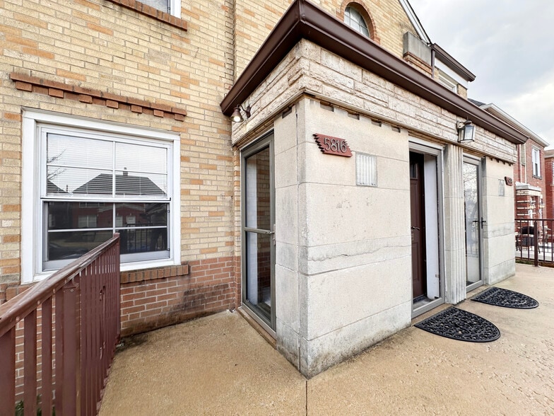 Building Photo - 5816 Mardel Ave