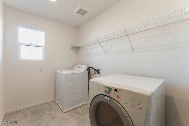 Building Photo - 2824 Mozia Ct