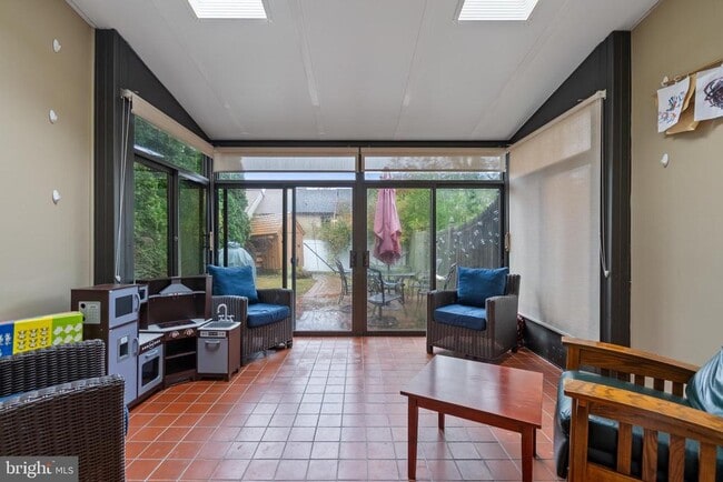 Building Photo - 226 Farleigh Ct