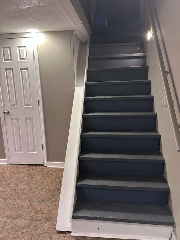 Building Photo - 215 W 89th St