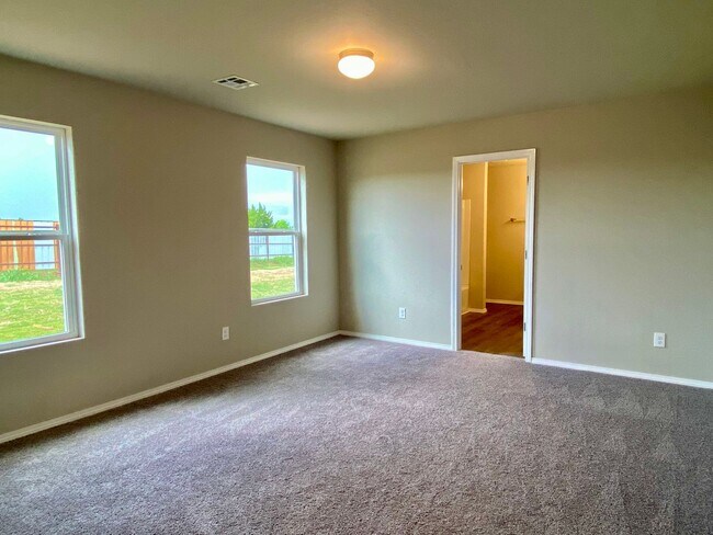Building Photo - Wonderful 3 bed 2 bath in SW OKC