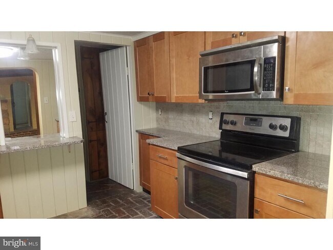 Building Photo - 1371 Old Airport Rd