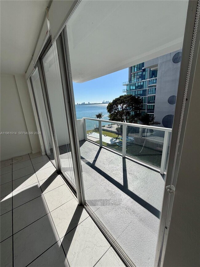 Building Photo - 3301 NE 5th Ave