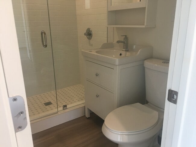 Building Photo - Updated 3 Bedroom Home in Pacific Beach!