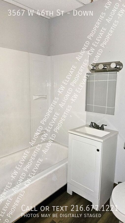 Building Photo - 3567 W 46th St