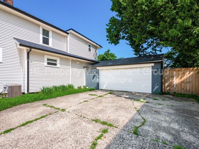 Building Photo - 650 Stewart Ave