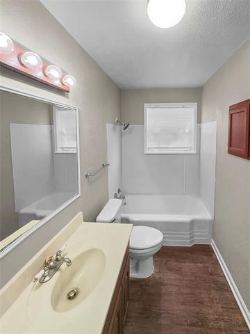 Building Photo - 4924 Penrose Ave