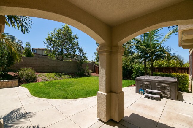 Building Photo - Beautiful home across from trail