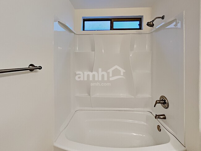 Building Photo - 298 E Calle Puente Lindo