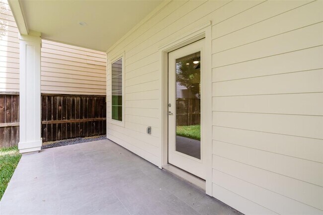 Building Photo - 5210 Schuler St