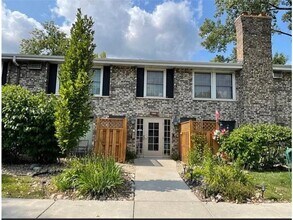 Building Photo - 4560 Cedar Lk Rd S