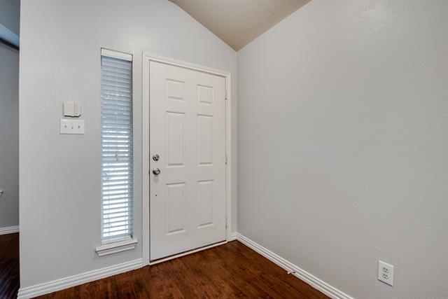 Building Photo - 6940 Willow Crest Dr