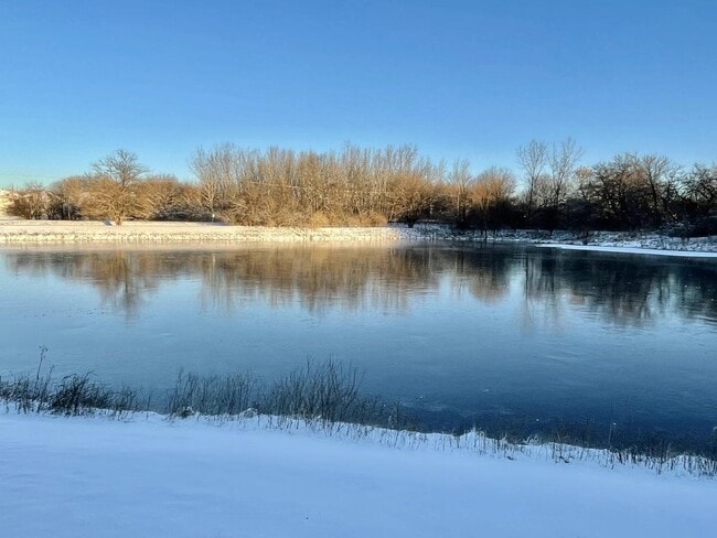 Building Photo - 13841 Cambridge Cir