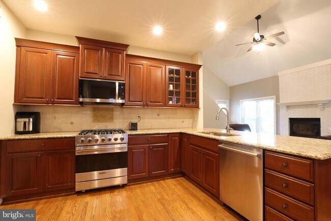 Building Photo - 6732 Rock Brook Dr