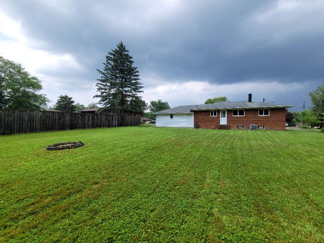 Building Photo - 3952 Marie Dr