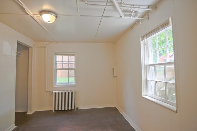 Building Photo - 8br Single Family Home on 14th St NW  (MIN...