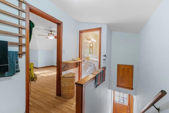 Building Photo - 201 Melbourne Ave SE