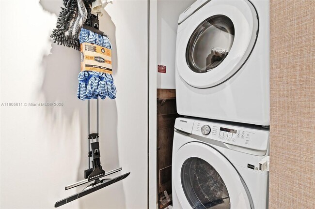 Building Photo - 501 West Ave