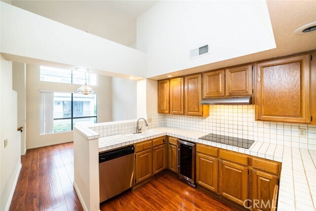 Building Photo - 31 Waterway