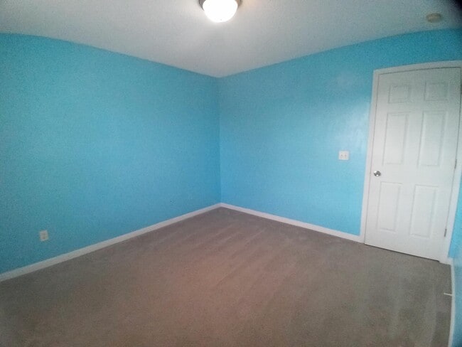 Building Photo - 3525 Drayton Dr