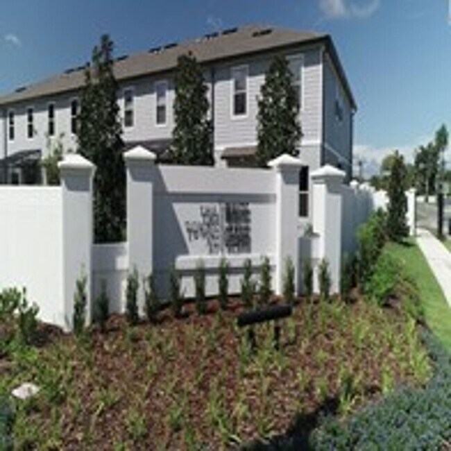 Building Photo - Lease this 3BR End-Unit Townhome in Gated Community with Water View!